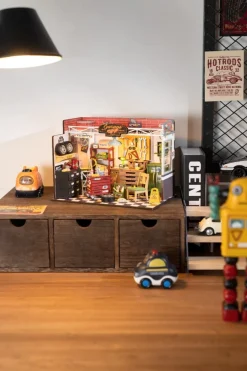 DIY Minimaailma - Pieni autokorjaamo