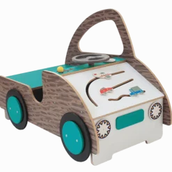 Leikkiauto aktiviteeteillä - Pieni