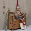 Maileg – Tonttutyttö magneeteilla, 26 cm (koko 1)