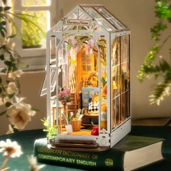 Minimaailma kirjahyllyyn – Garden House