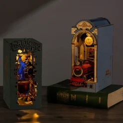 Minimaailma kirjahyllyyn - Magic House