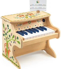 Puinen piano elektronisella äänellä