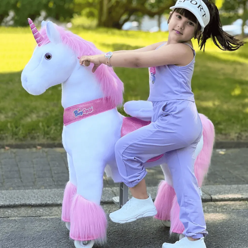 Ratsastettava yksisarvinen, pinkki, keskikoko