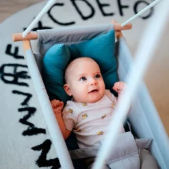 Vauvan keinu tyynyllä - Merellinen teema